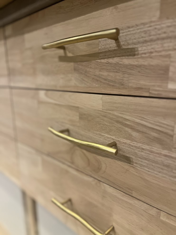 カップボード 取っ手 真鍮 インテリアコーディネート ラバーウッド集成材